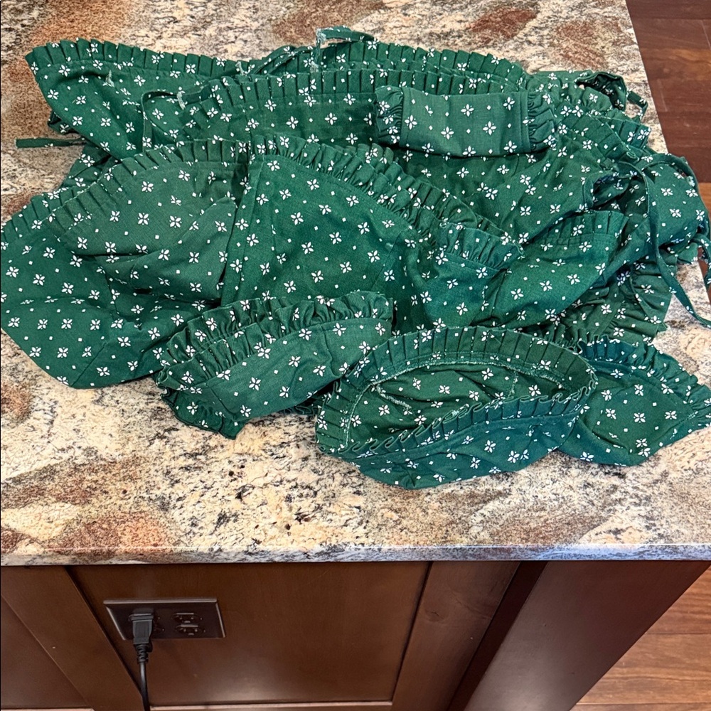 Longaberger Heritage Green / 4 Petal Motif Basket Liners - 18 pieces!
